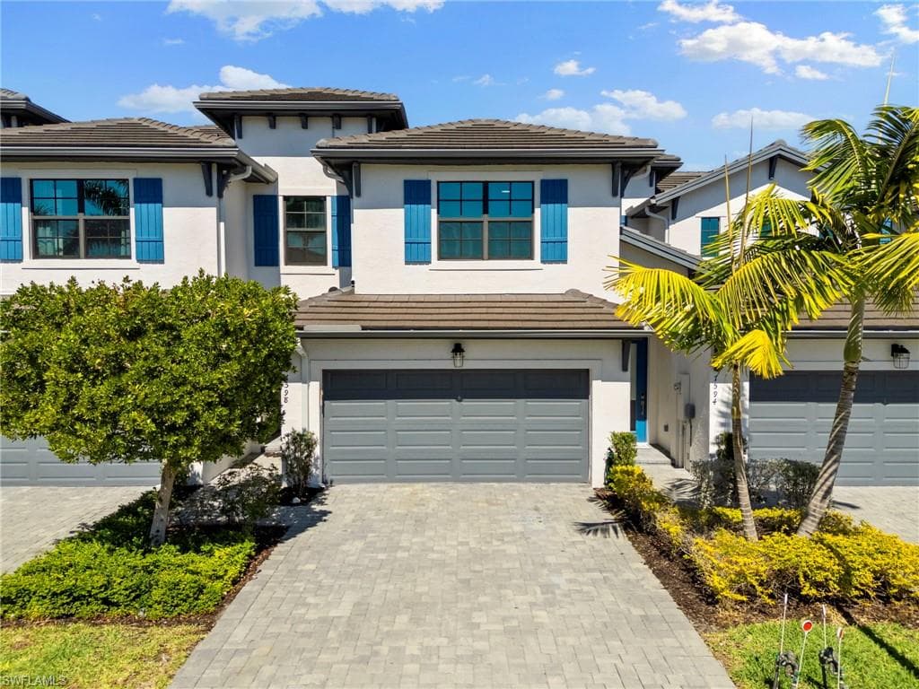 7598 Rockefeller DR NAPLES, FL 34119