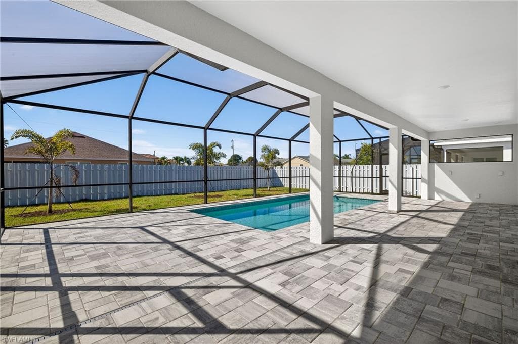 618 SW 30th TER CAPE CORAL, FL 33914