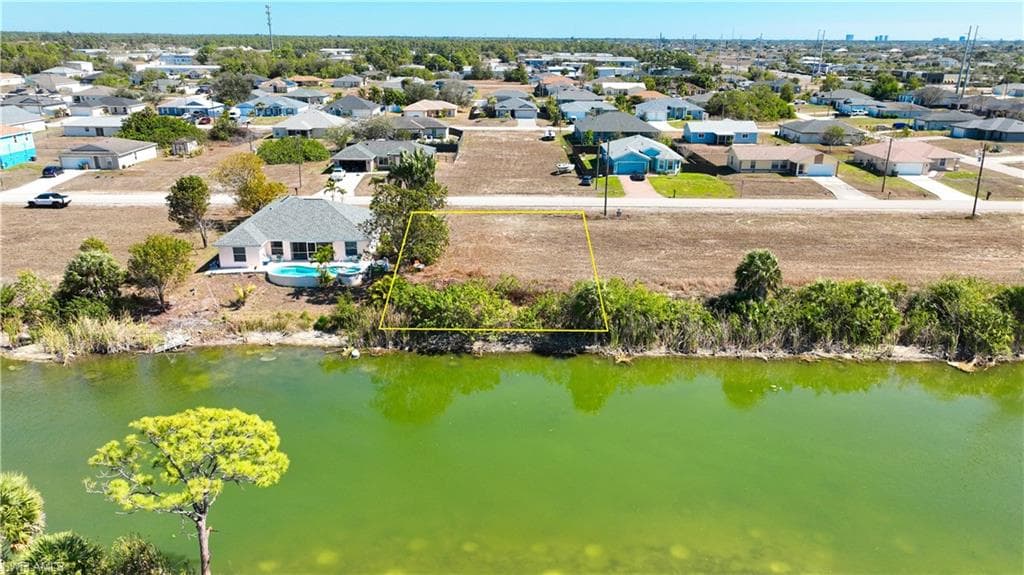 2428 NE 6th AVE CAPE CORAL, FL 33909