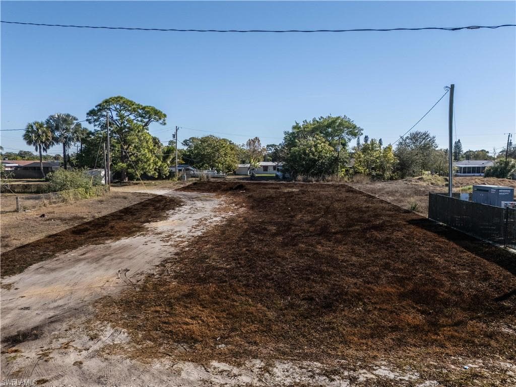 56 Illinoise RD LEHIGH ACRES, FL 33936