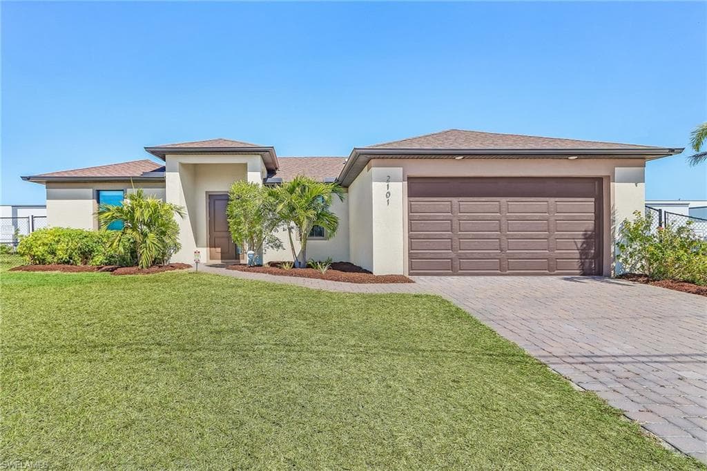 2101 NE 36th TER CAPE CORAL, FL 33909