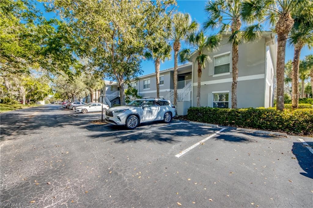 12181 Summergate CIR 104 FORT MYERS, FL 33913