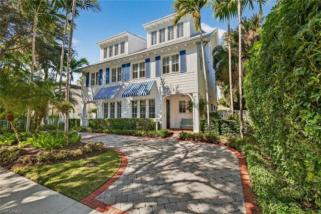 477 3rd AVE S 2 NAPLES, FL 34102
