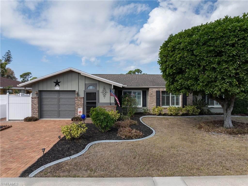 4721 Orange Grove BLVD NORTH FORT MYERS, FL 33903
