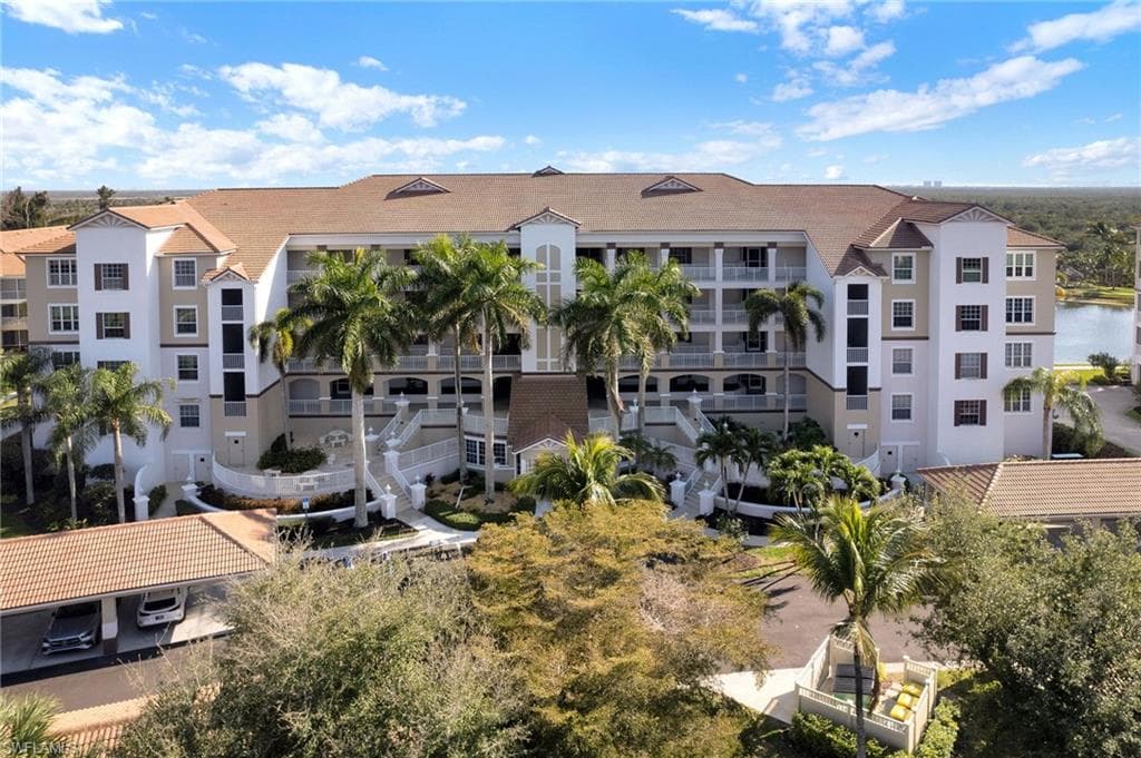 9101 Southmont CV 202 FORT MYERS, FL 33908