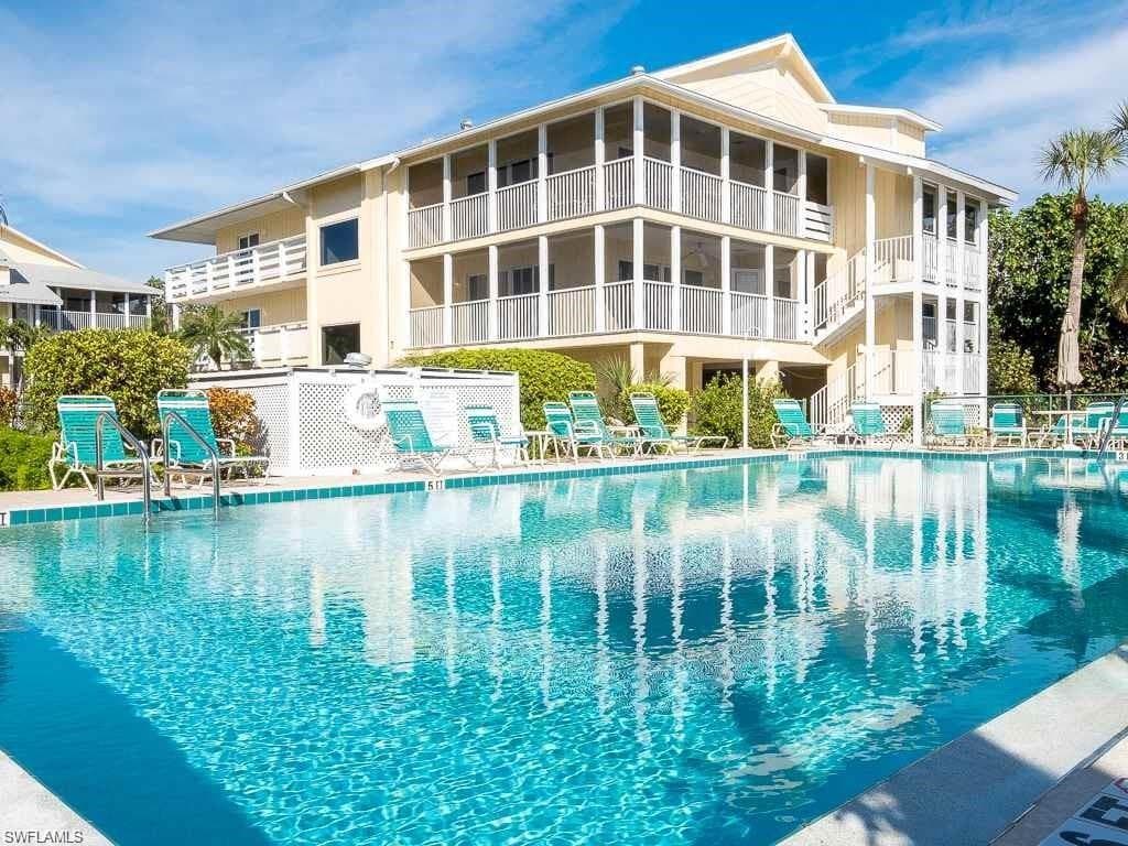 585 Gulf DR A2 SANIBEL, FL 33957