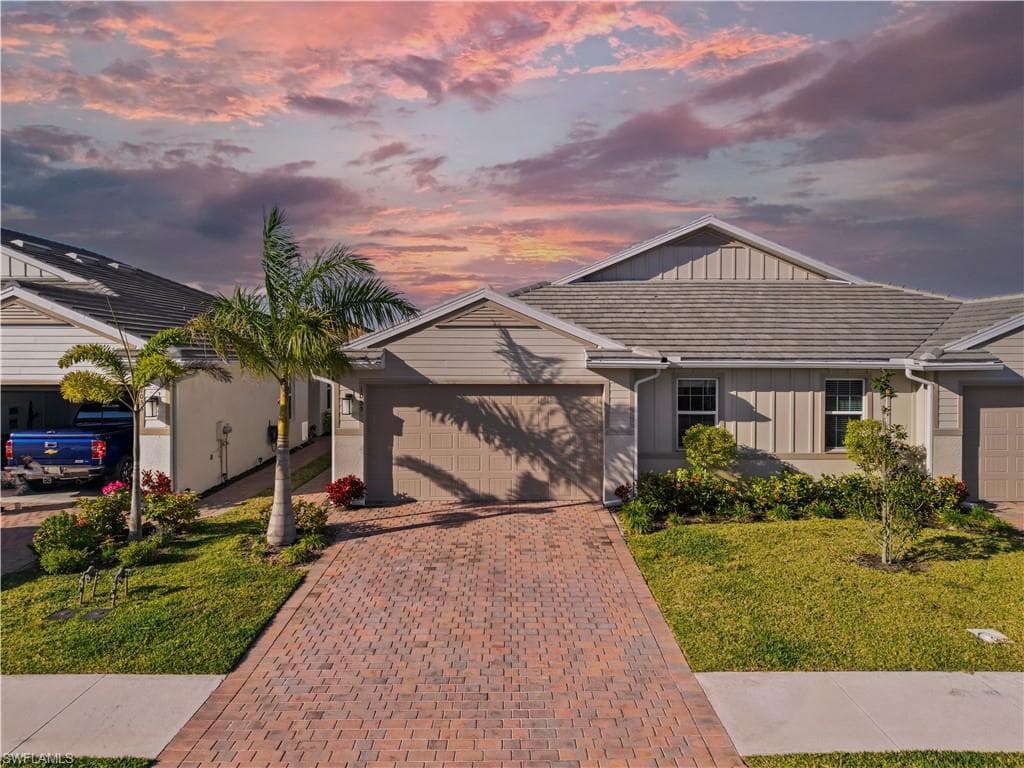 1059 Enbrook LOOP NAPLES, FL 34114