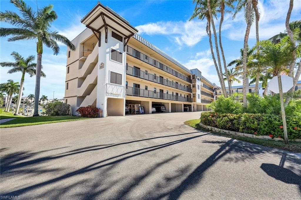 803 River Point DR 201B NAPLES, FL 34102