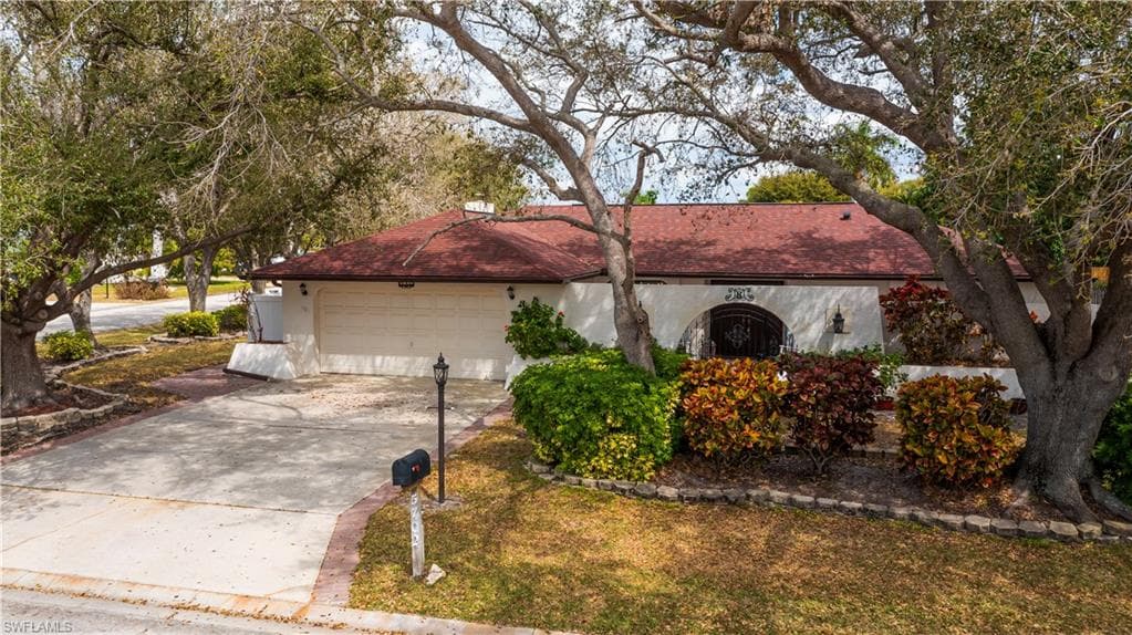 5702 Sandpiper PL FORT MYERS, FL 33919