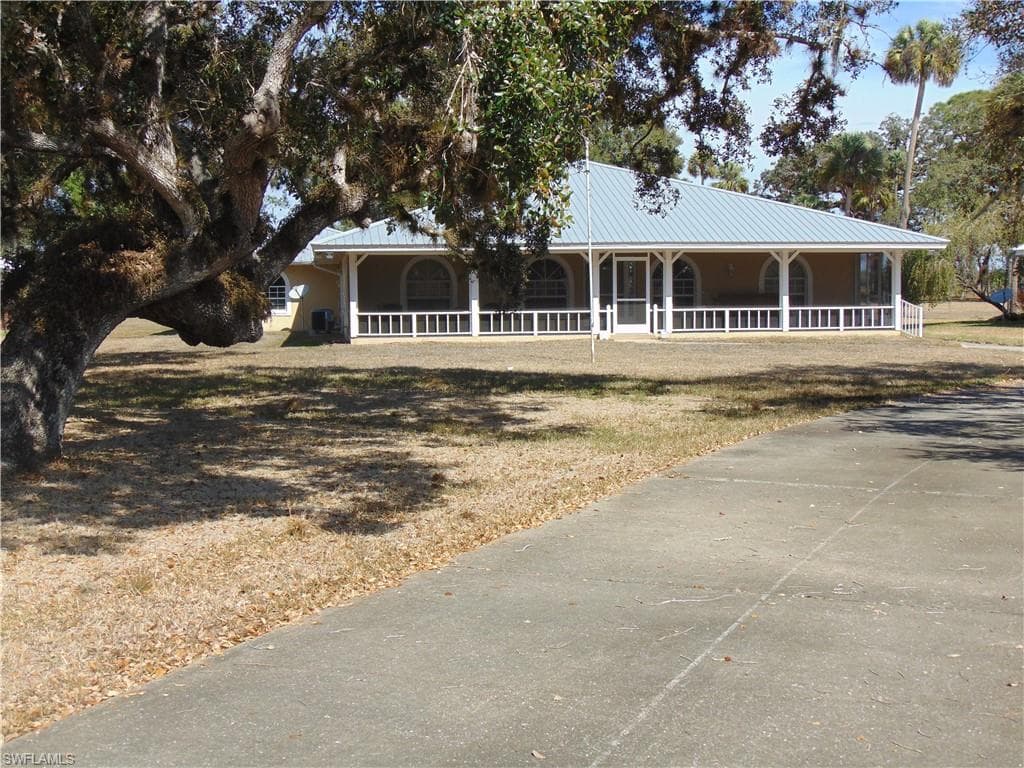 1092 Riverbend DR LABELLE, FL 33935