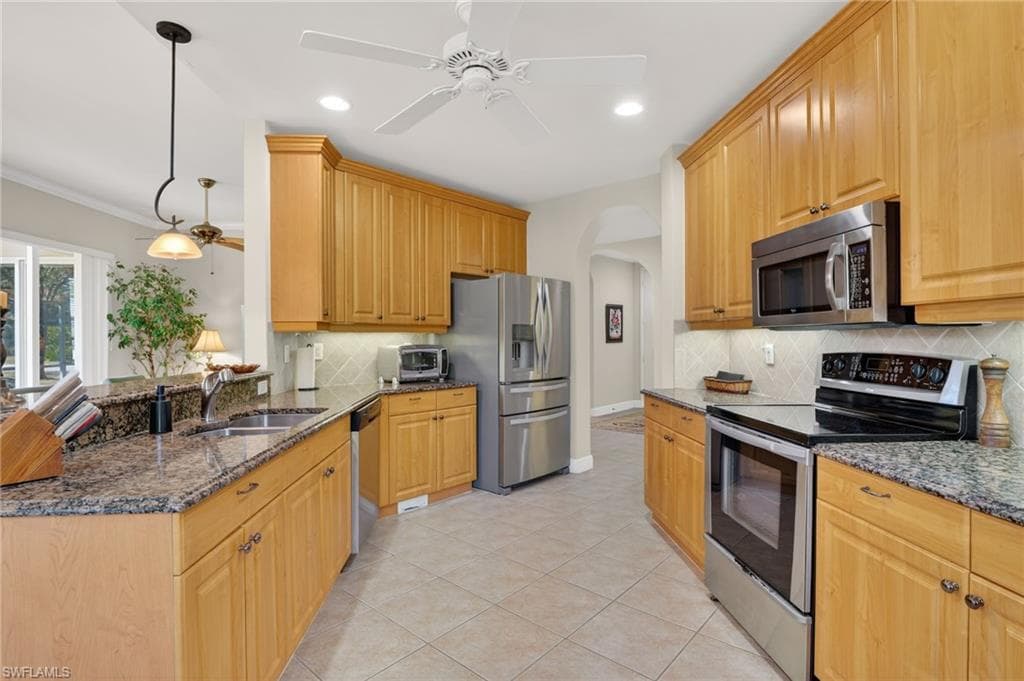 5581 Berkshire DR 101 FORT MYERS, FL 33912