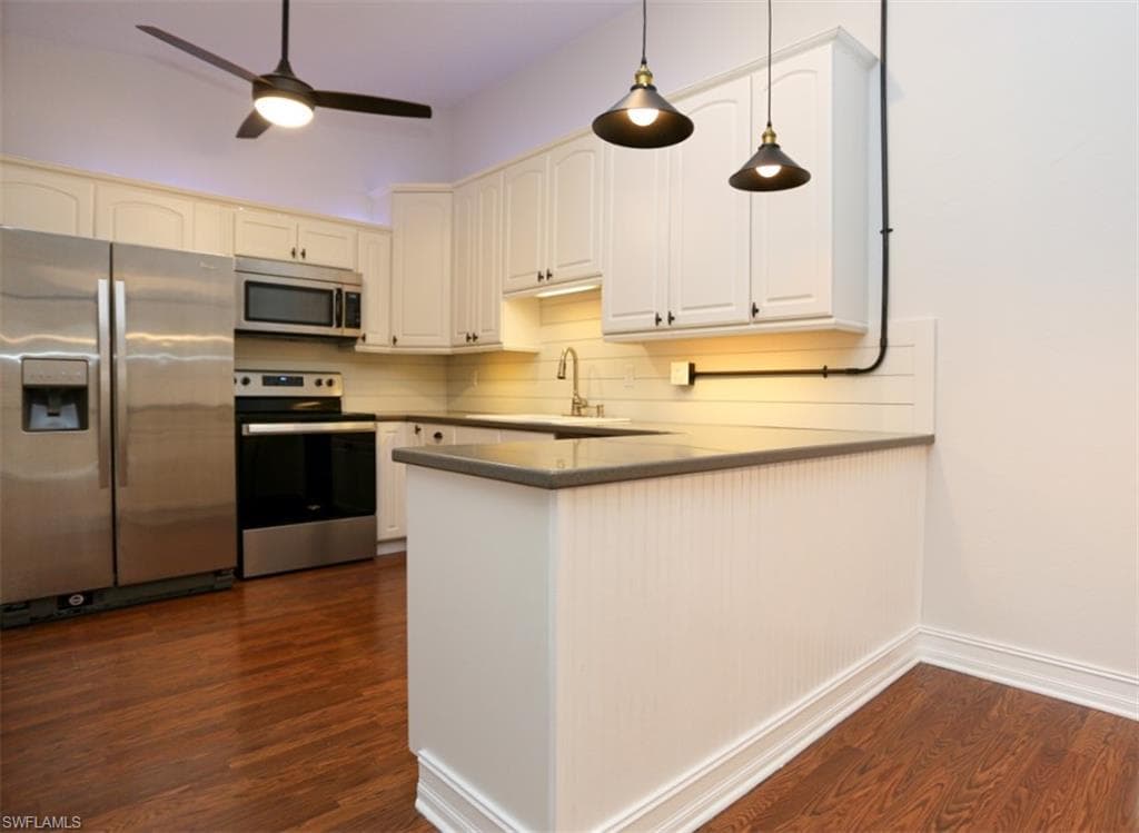 1046 Oak Forest DR NAPLES, FL 34104