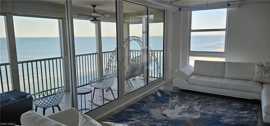 10691 Gulf Shore DR E 1101 NAPLES, FL 34108