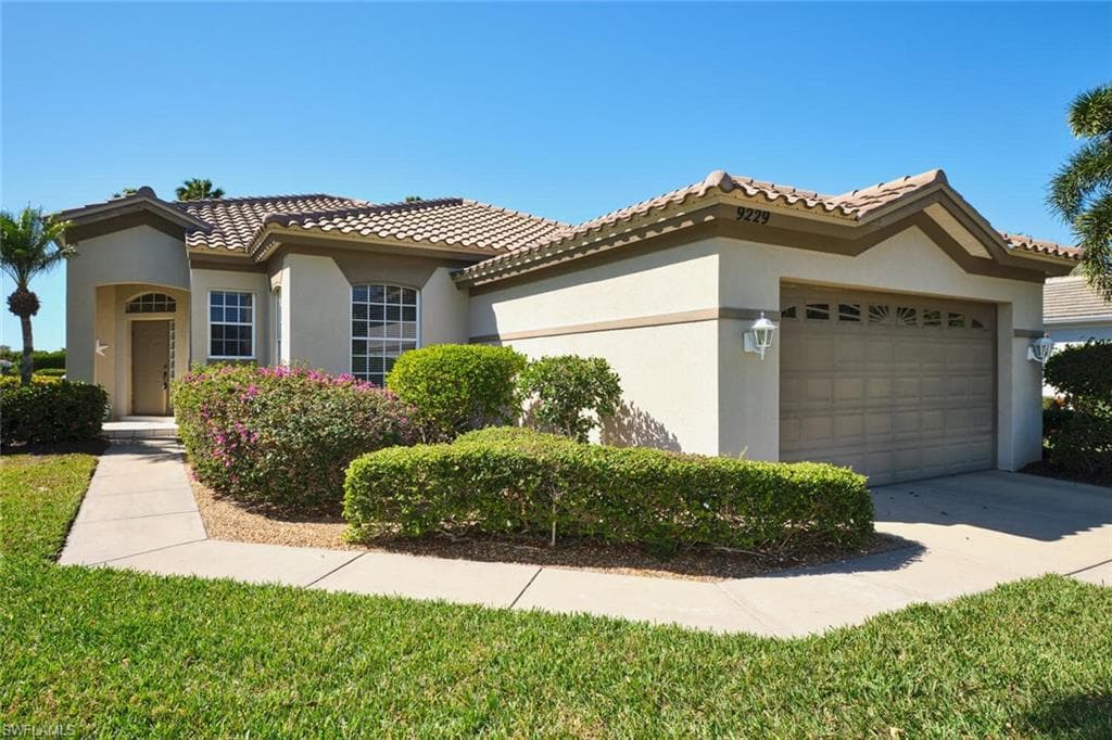 9229 Garden Pointe FORT MYERS, FL 33908