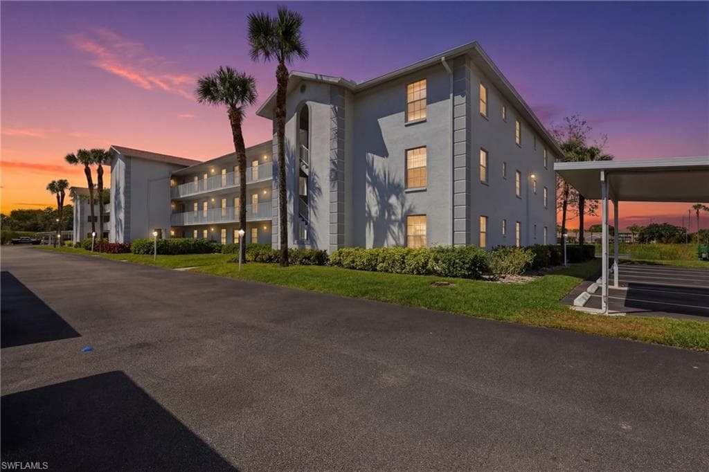 9580 Victoria LN A102 NAPLES, FL 34109