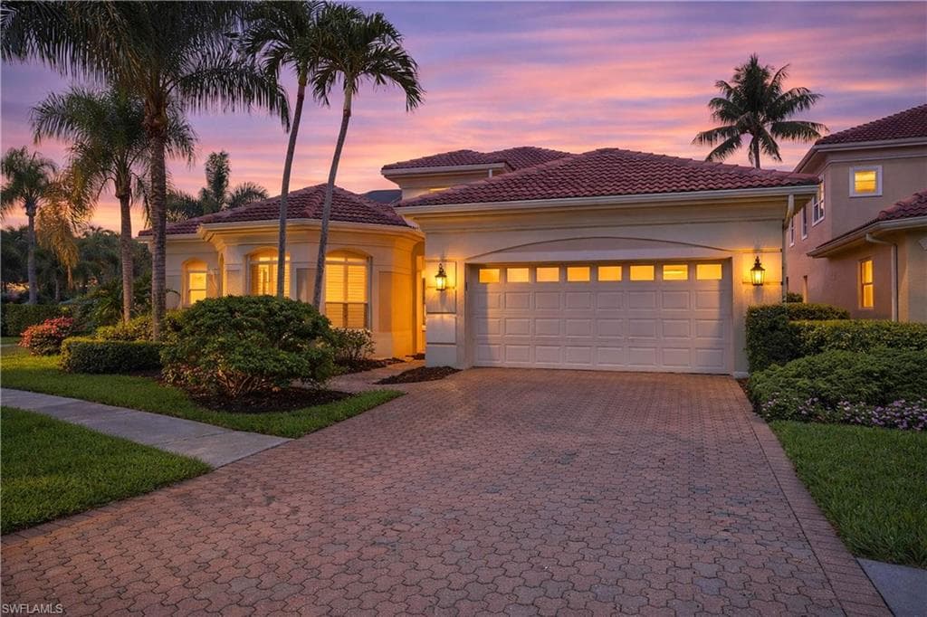 9227 Troon Lakes DR NAPLES, FL 34109