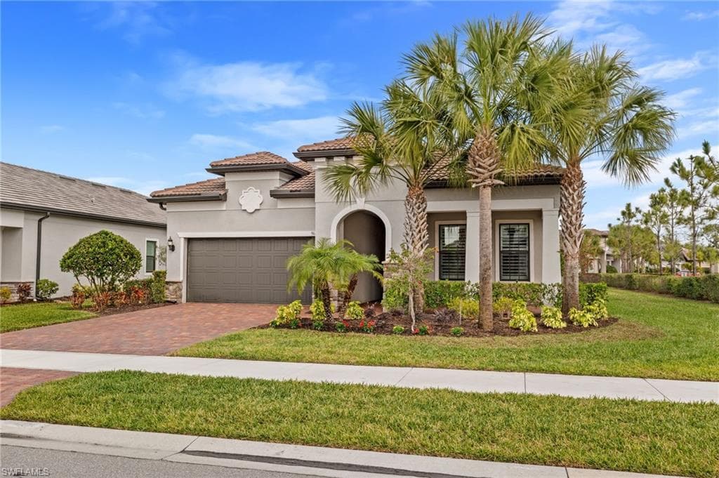 9681 Everglades DR NAPLES, FL 34120