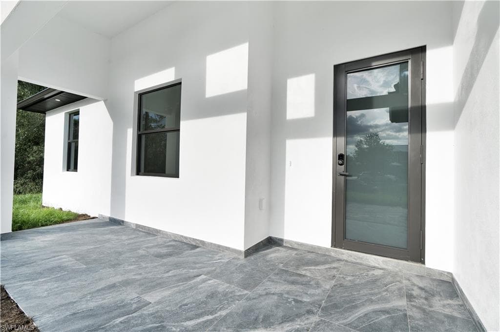 1018 Calvin AVE LEHIGH ACRES, FL 33972