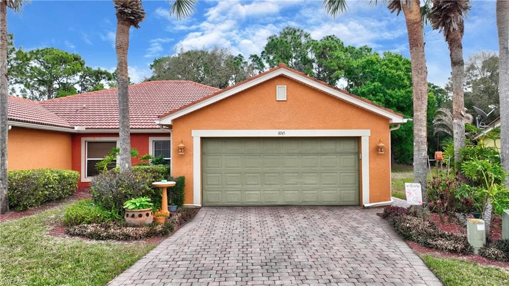 9245 Aegean CIR LEHIGH ACRES, FL 33936