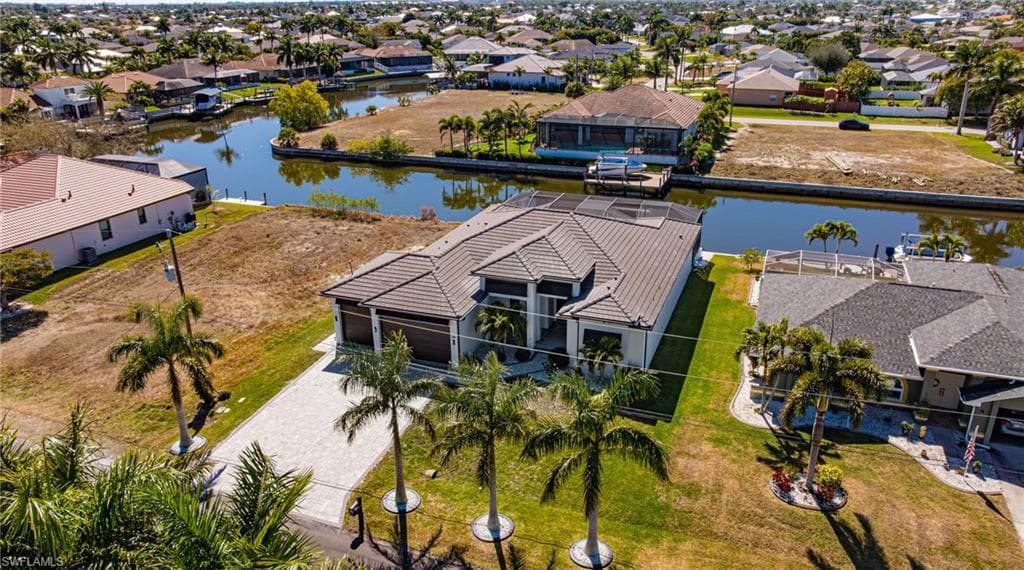 2524 SW 25th ST CAPE CORAL, FL 33914