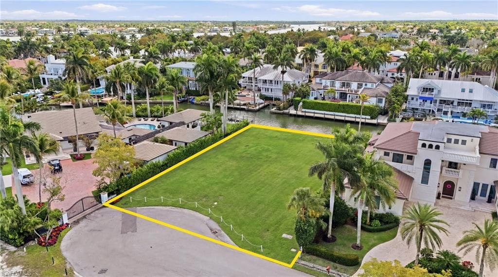 754 16th AVE S NAPLES, FL 34102