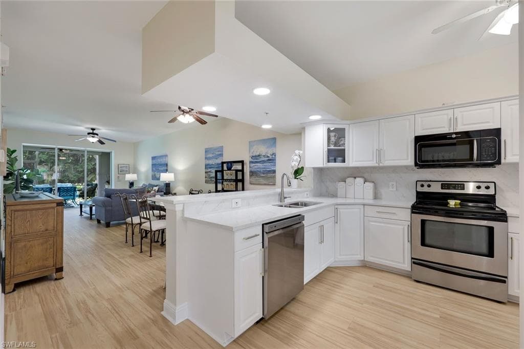 2350 Hidden Lake CT 8511 NAPLES, FL 34112