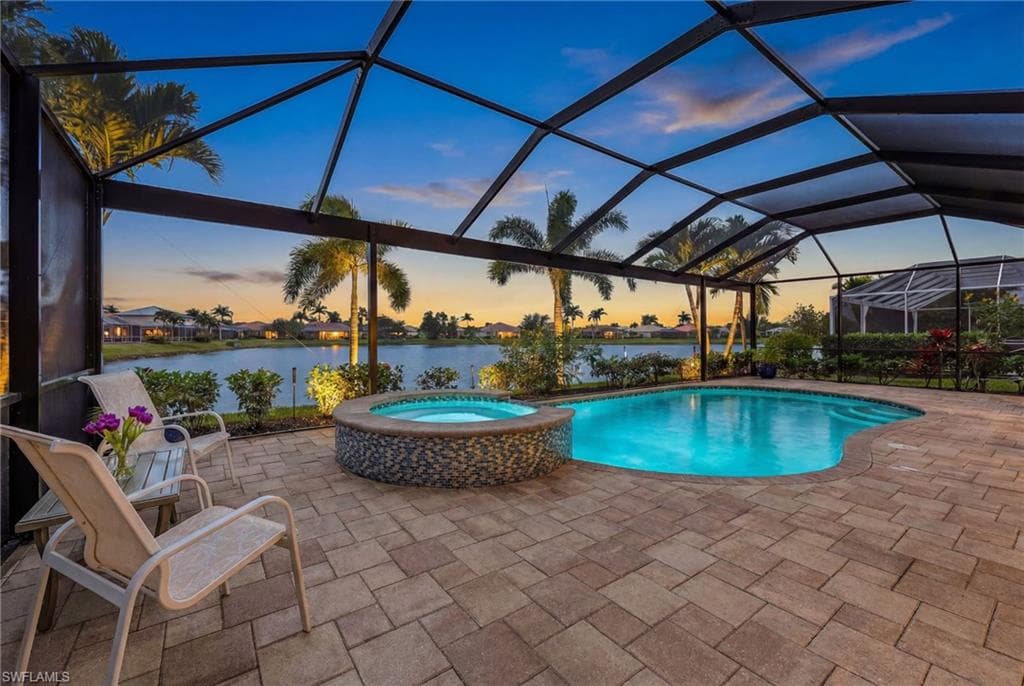 2556 Ashbury CIR CAPE CORAL, FL 33991