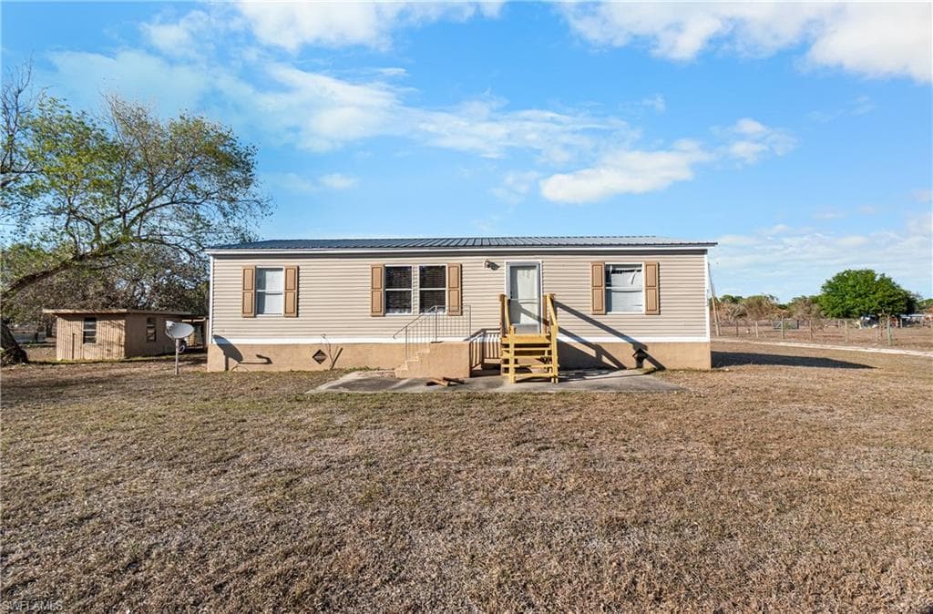 3632 FORT SIMMONS AVE FORT DENAUD, FL 33935