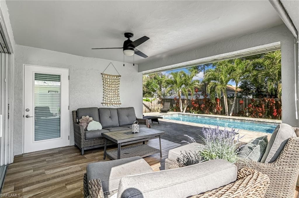 737 91st AVE N NAPLES, FL 34108