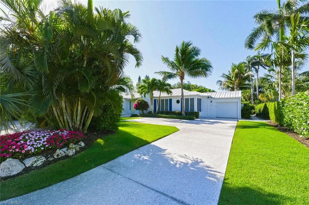 92 10th AVE S NAPLES, FL 34102