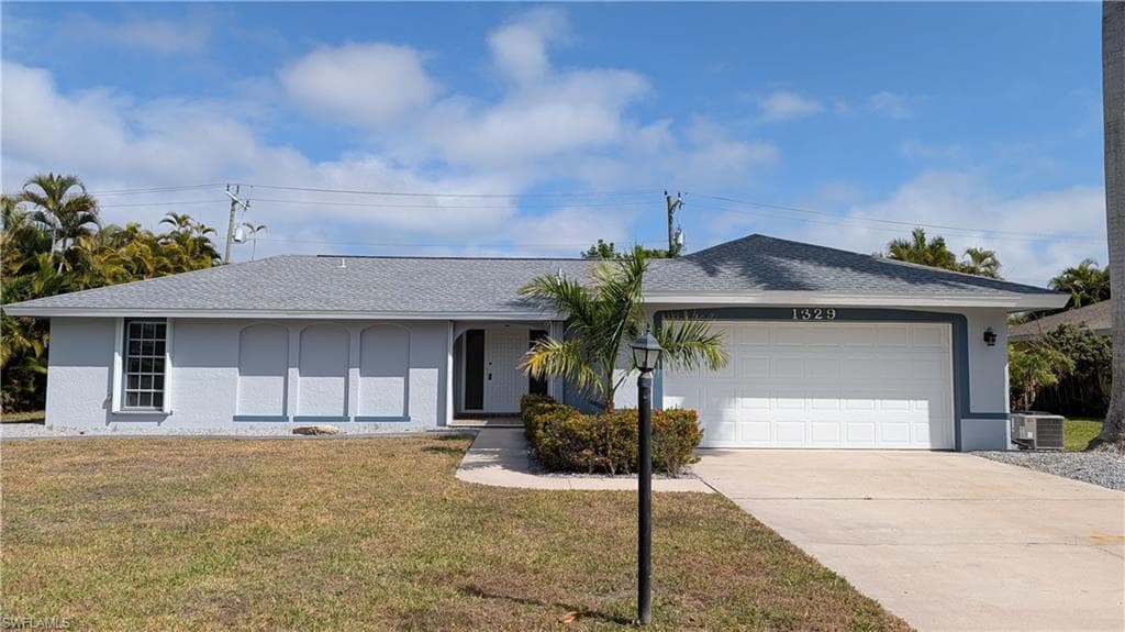 1329 Oaklawn CT FORT MYERS, FL 33919