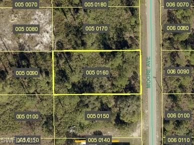 807 Moore AVE LEHIGH ACRES, FL 33972
