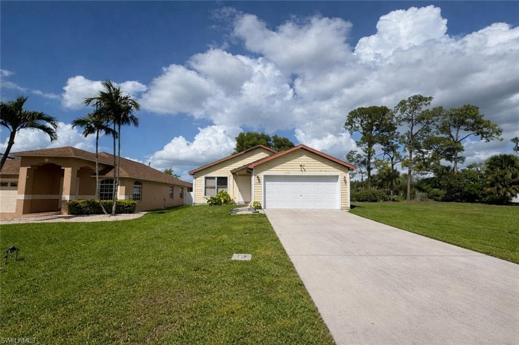 839 108th AVE N NAPLES, FL 34108