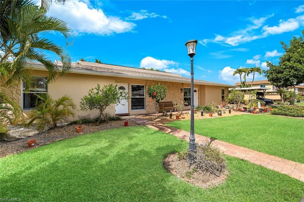 561 Palm View DR 16 NAPLES, FL 34110