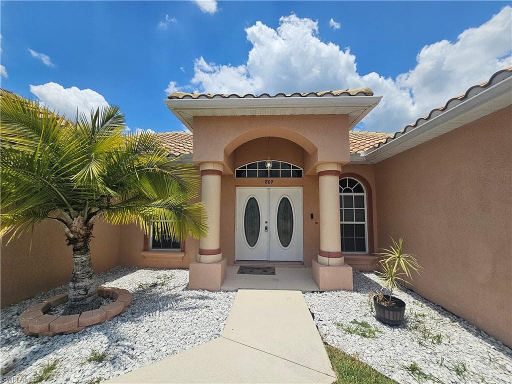 809 Lincoln AVE LEHIGH ACRES, FL 33972