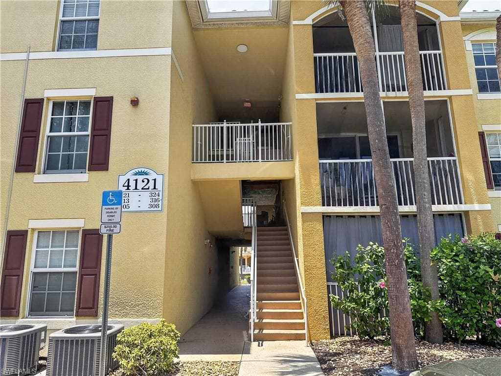 4121 Residence DR 323 FORT MYERS, FL 33901