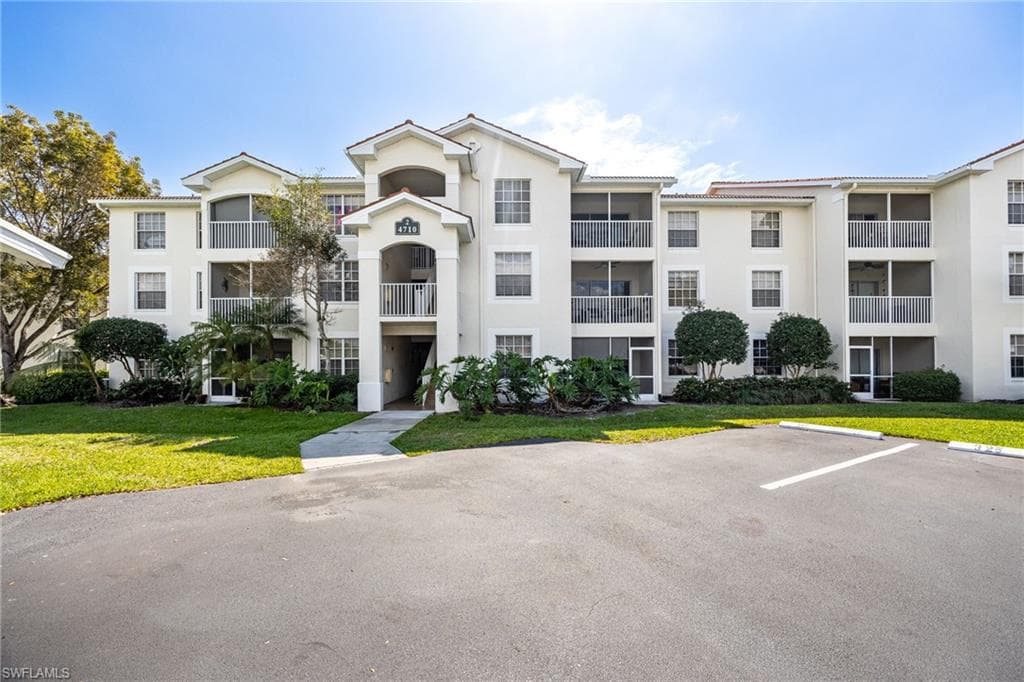 4710 Saint Croix LN 216 NAPLES, FL 34109