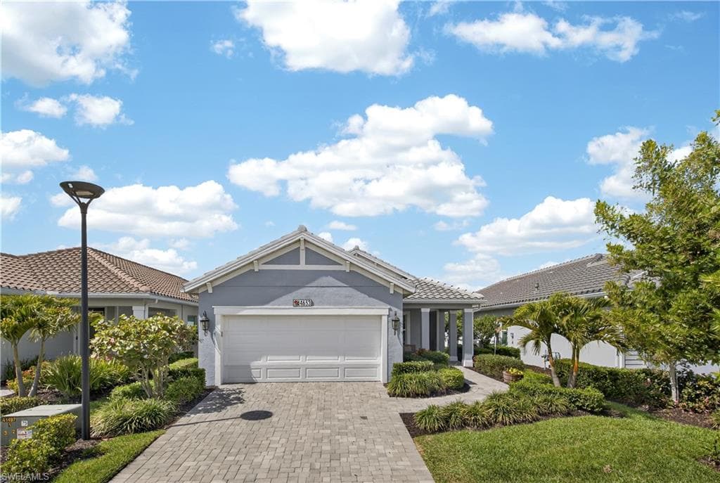 4653 Centaurus CIR NAPLES, FL 34120