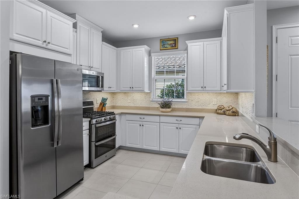 8025 Calle Canovas CT NAPLES, FL 34114