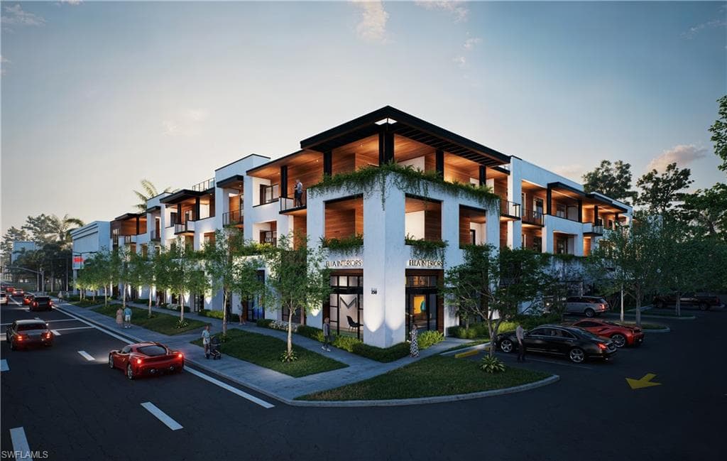 210 9th ST S NAPLES, FL 34102