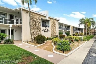 708 Victoria DR 206 CAPE CORAL, FL 33904