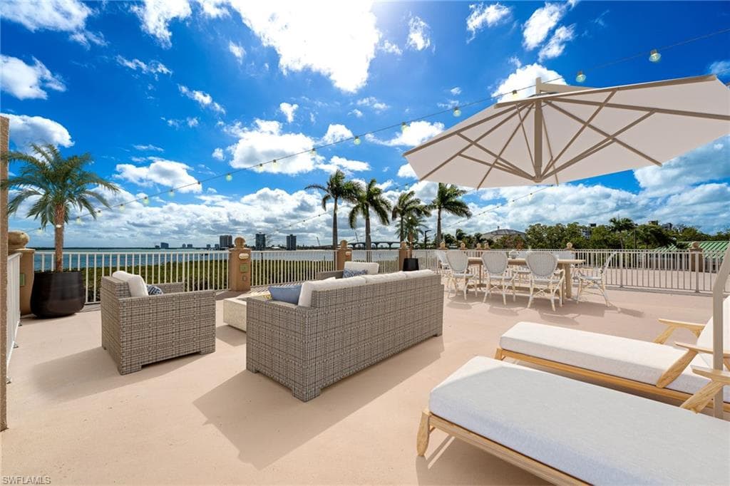 4137 Bay Beach LN 525 FORT MYERS BEACH, FL 33931