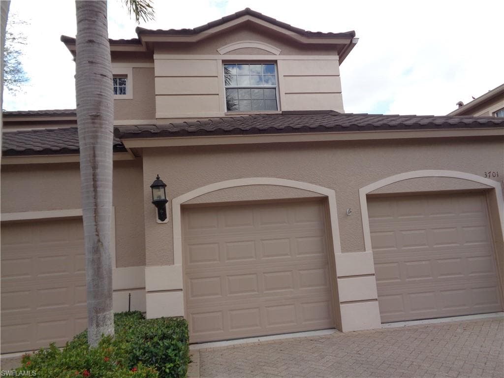 825 Regency Reserve CIR 3701 NAPLES, FL 34119