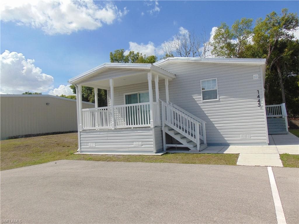 1445 N Bridge ST LABELLE, FL 33935