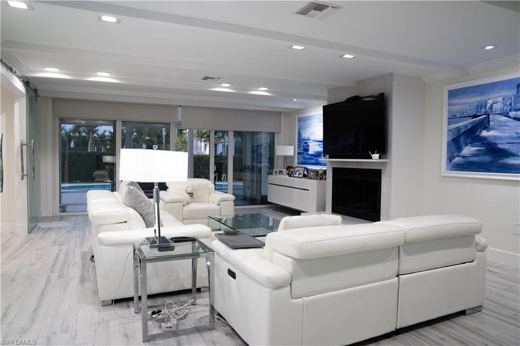 675 18th AVE S NAPLES, FL 34102