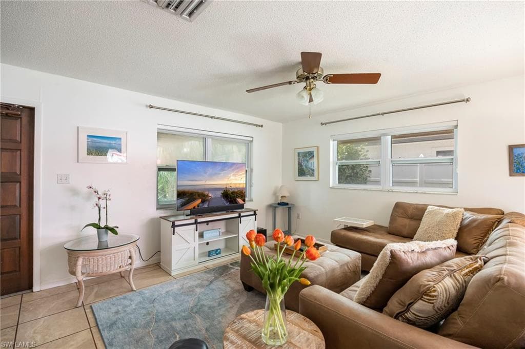 793 91st AVE N NAPLES, FL 34108