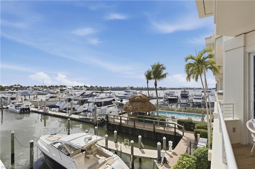 909 10th ST S 201 NAPLES, FL 34102