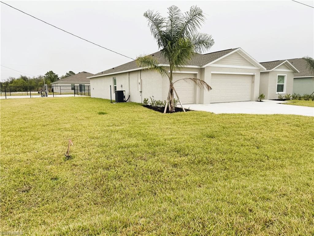 335 Parish DR LEHIGH ACRES, FL 33974