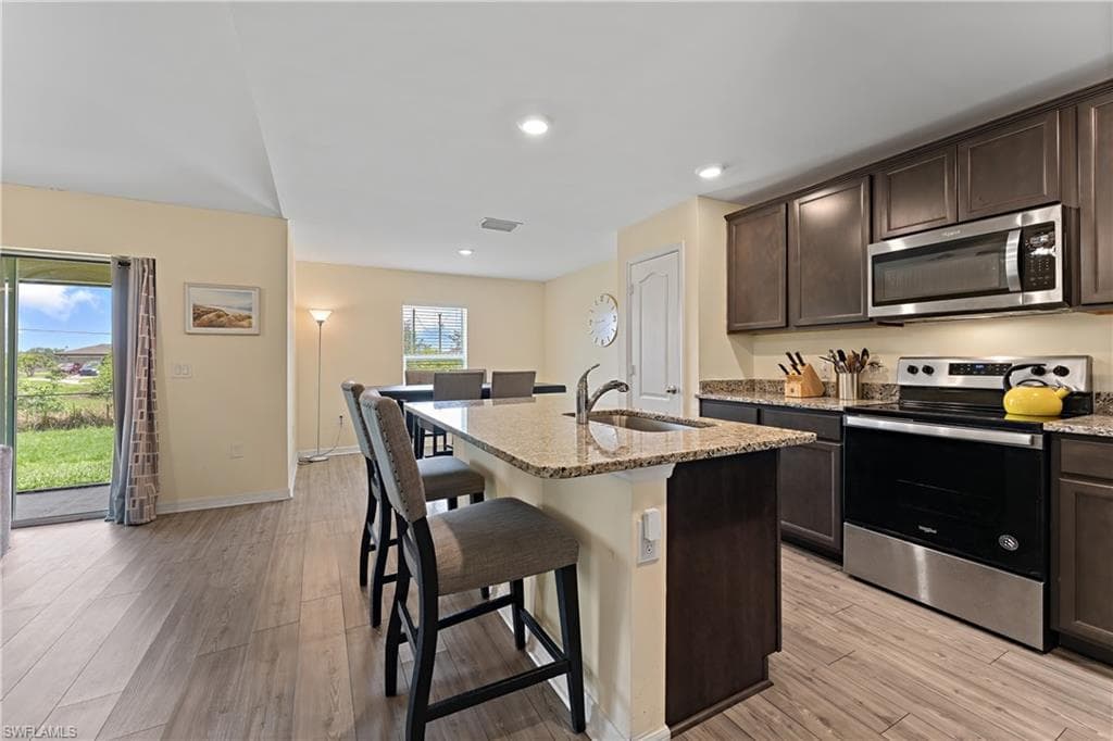 250 Lisette ST FORT MYERS, FL 33913