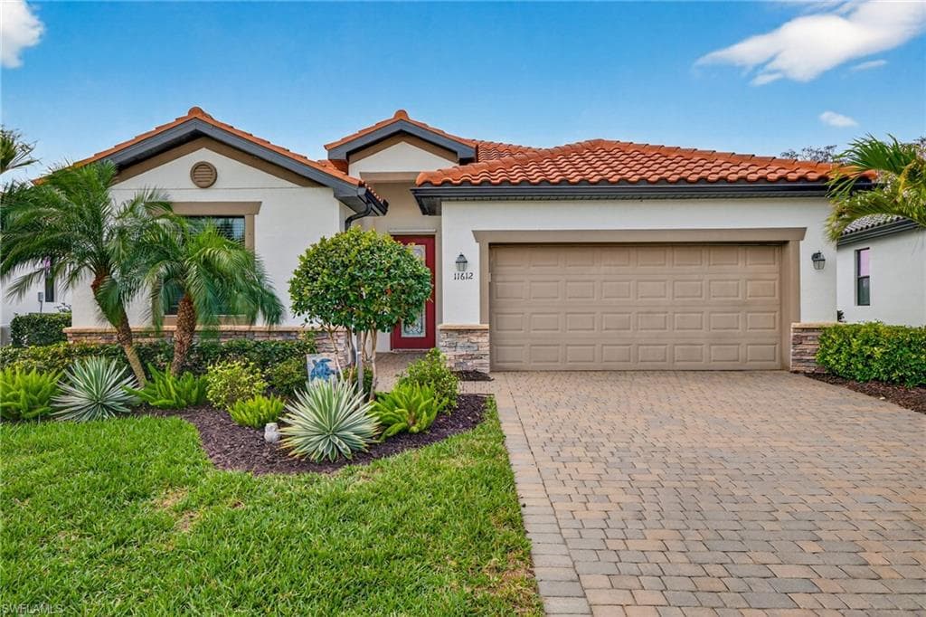 11612 Onyx CIR FORT MYERS, FL 33913